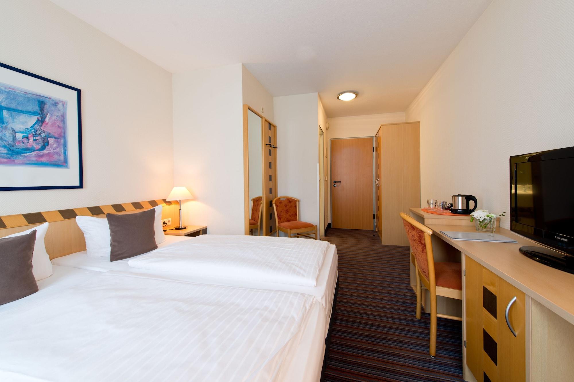 Achat Hotel Dresden Elbufer Exterior foto