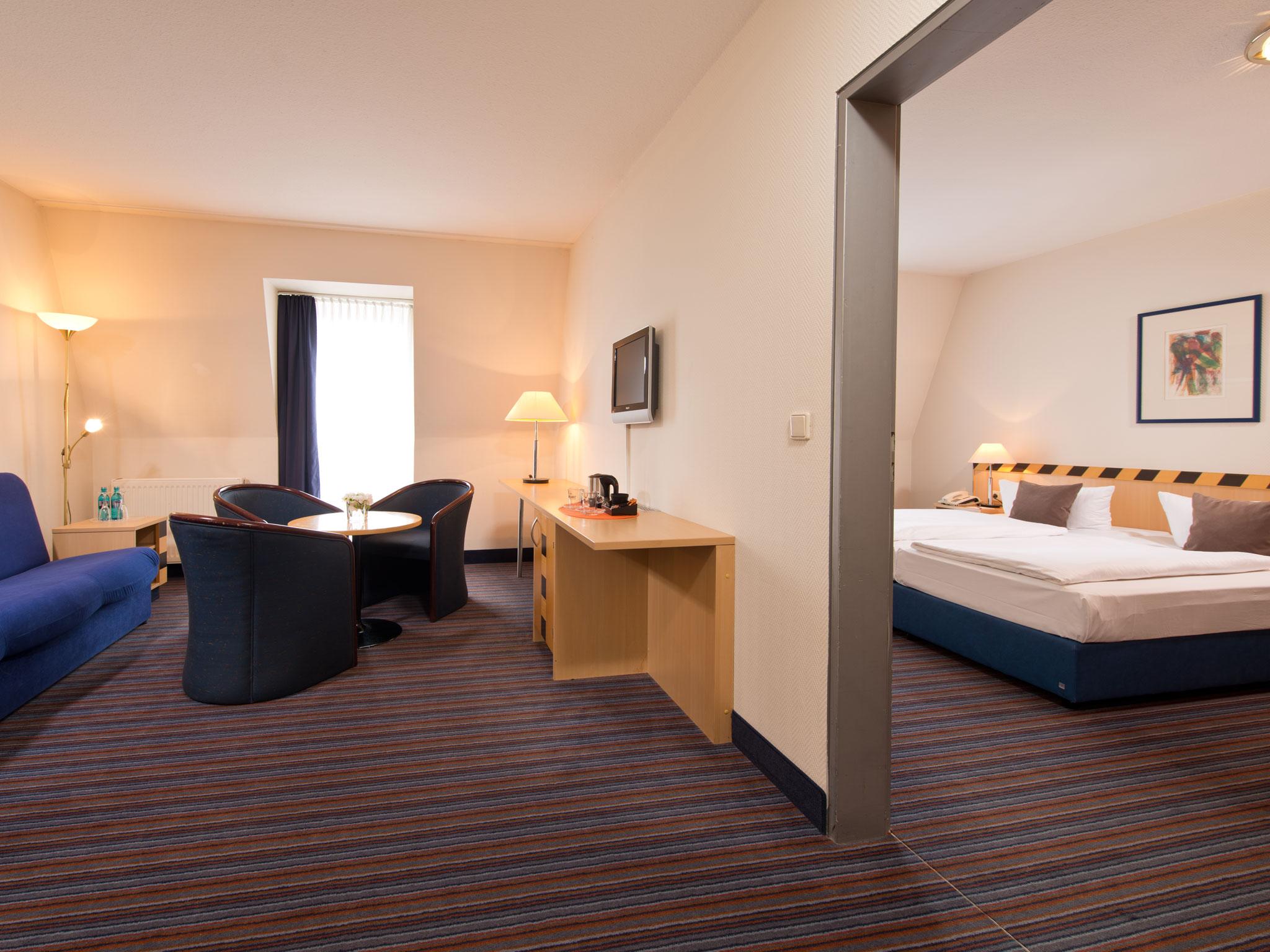 Achat Hotel Dresden Elbufer Exterior foto