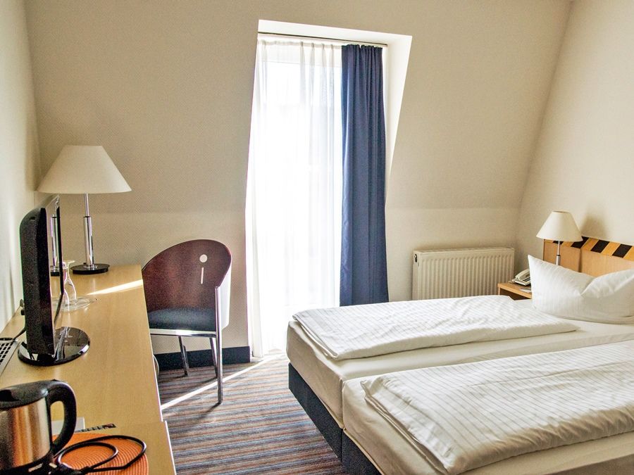 Achat Hotel Dresden Elbufer Exterior foto
